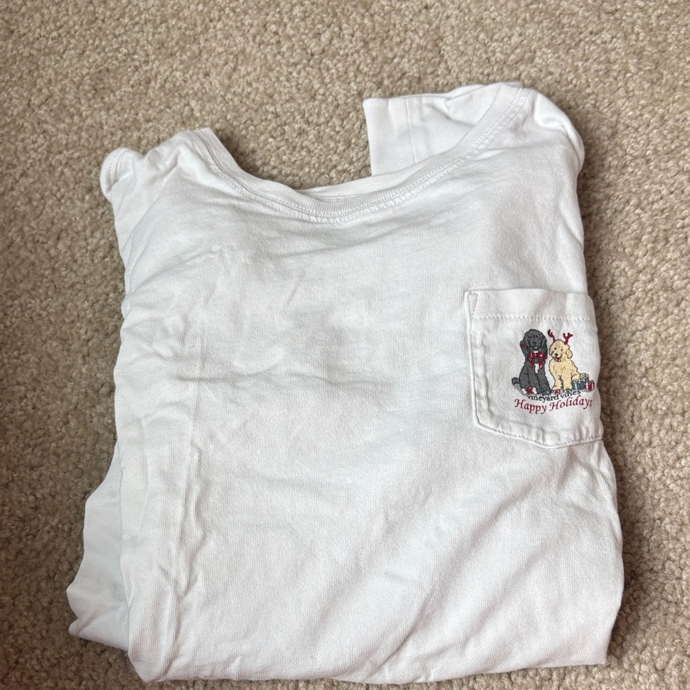 Women’s Vineyard Vines White Holiday Pocket Tee with Dog Graphic